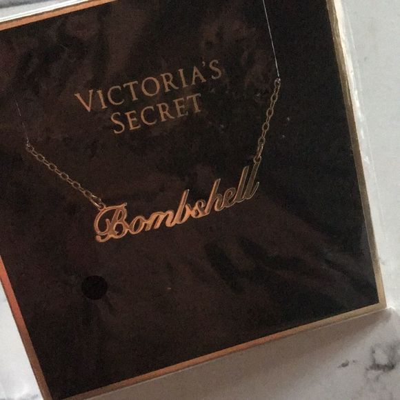 VICTORIA'S SECRET Bombshell Nameplate Necklace BRAND NEW WITH TAGS - Picture 5 of 6